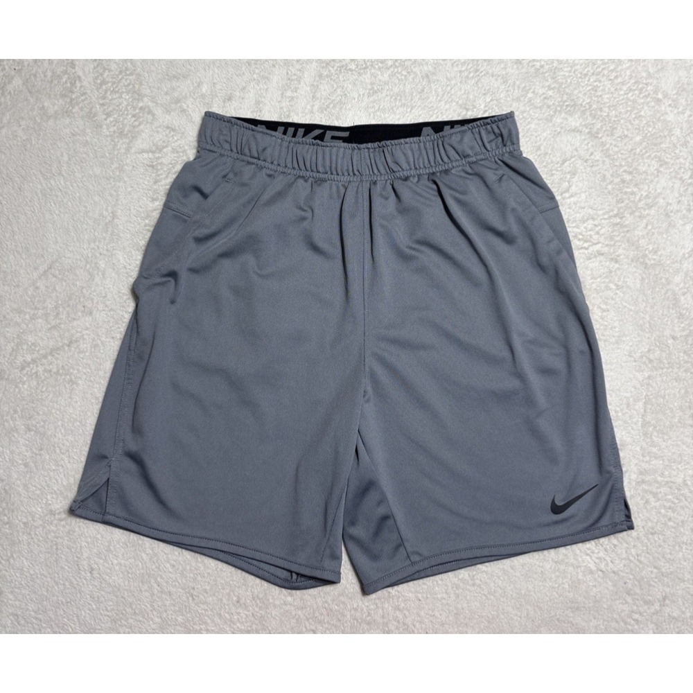 Nike Totality Shorts Men's Size Small Gray Dri-FIT 7" Unlined Knit FB4196-084